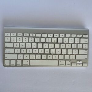 Original Apple Magic Keyboard Bluetooth Wireless Model A1314